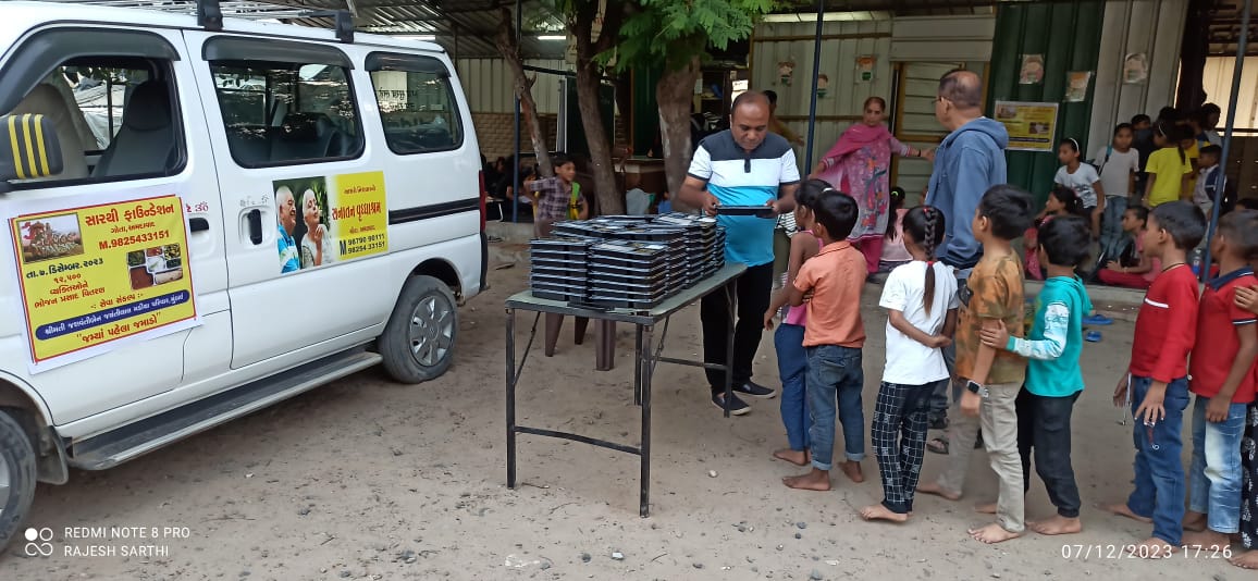 Mobile food distribution van serving children